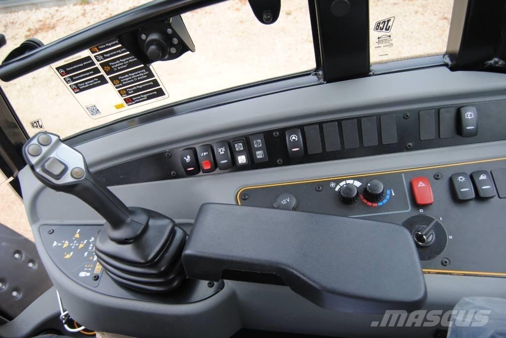 JCB 409 輪胎式裝載機