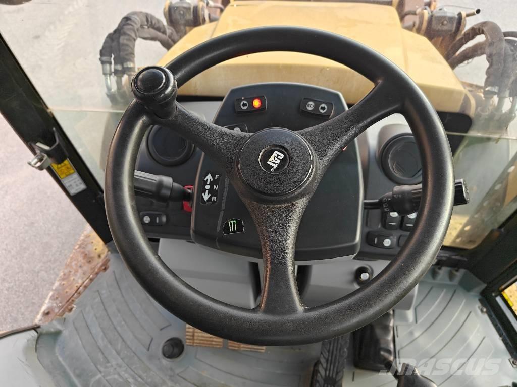 CAT 428 F 反鏟裝載機