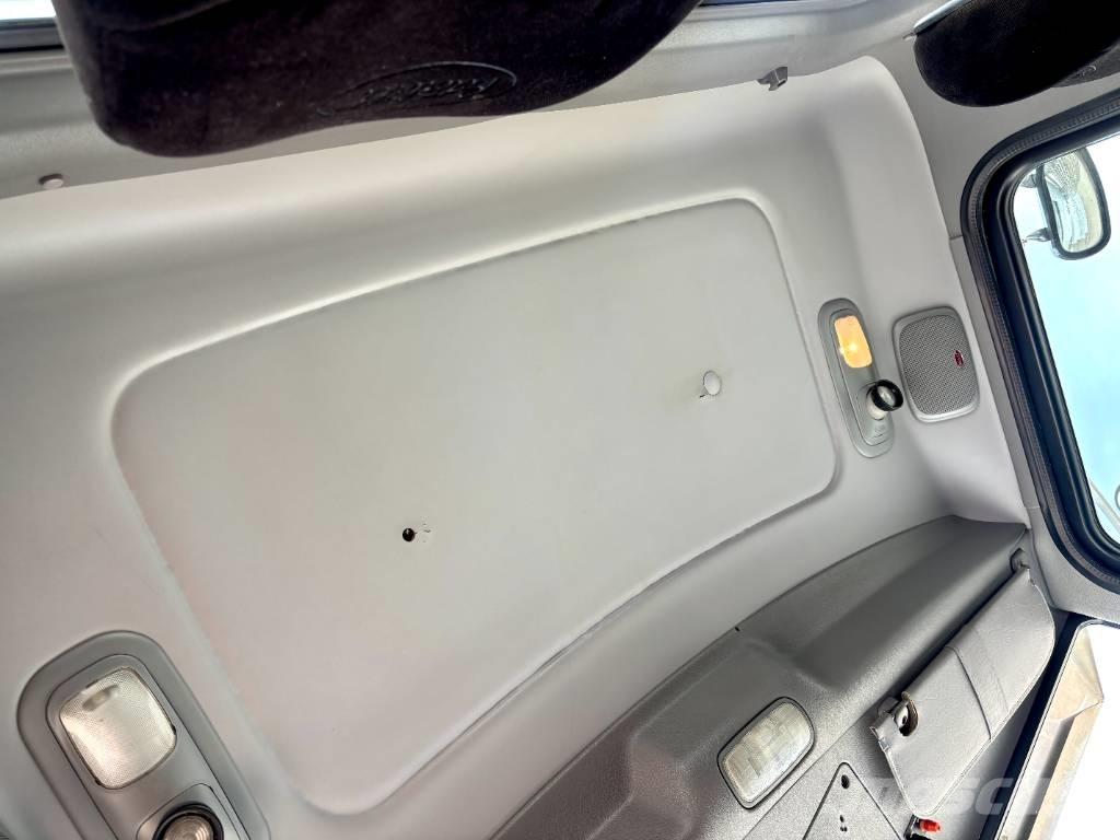 Peterbilt 388 曳引機組件