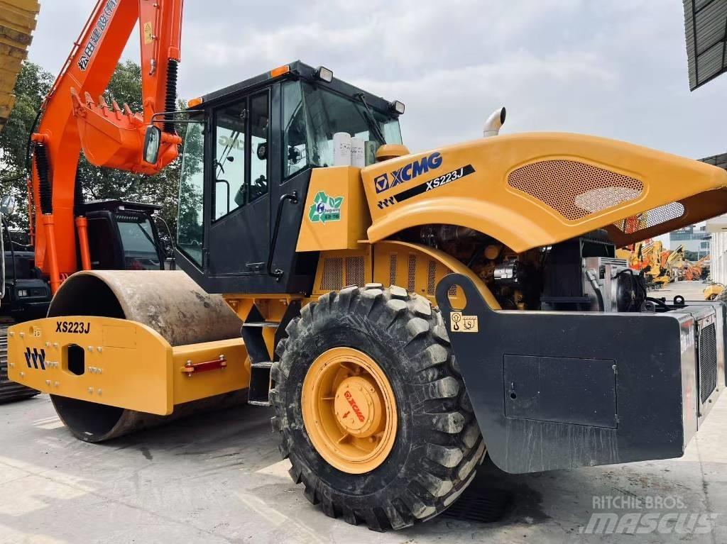 XCMG XS 223 J 單輪滾壓機