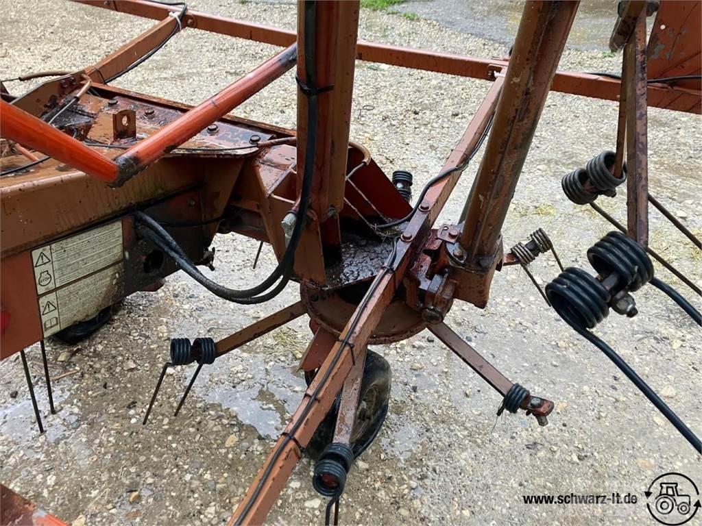 Kuhn GF 8501 耙與翻草機