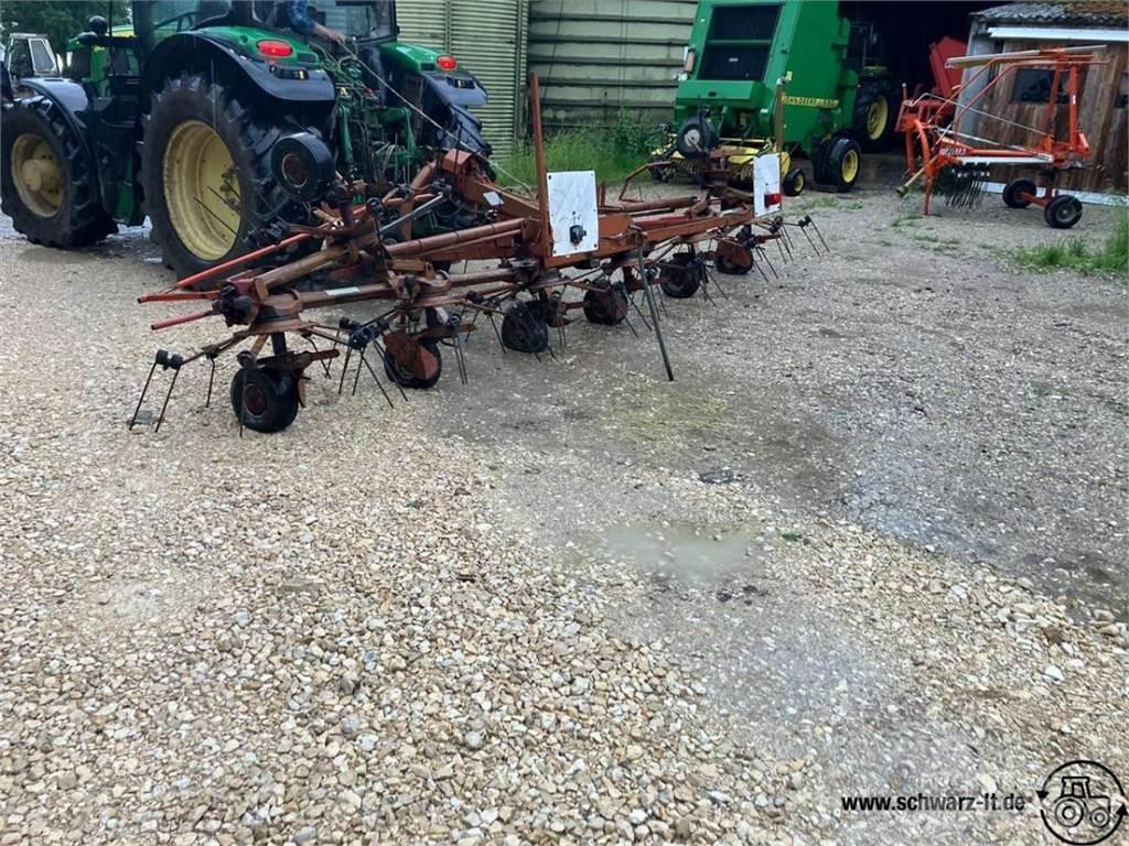 Kuhn GF 8501 耙與翻草機