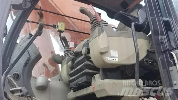 Hitachi ZX 670 履帶式 挖土機/掘鑿機/挖掘機