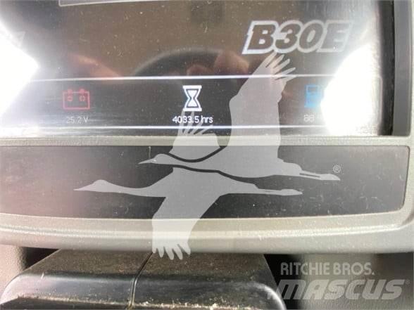 Bell B30E 鉸接式起吊車