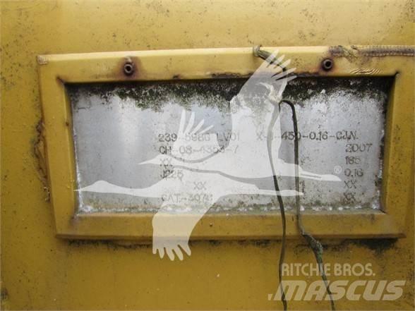 CAT 2395986 鏟斗