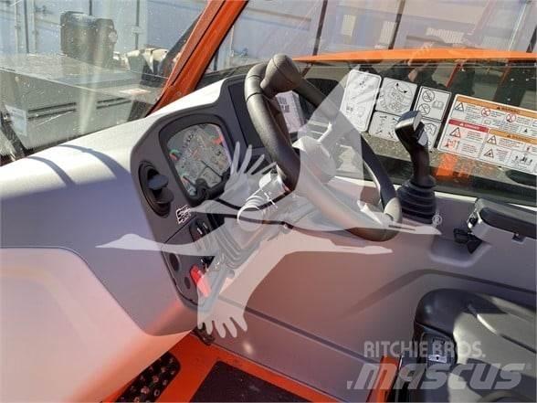 JLG 1255 伸縮臂操作車