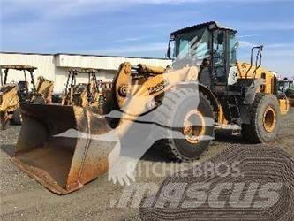 Kawasaki 80Z7 輪胎式裝載機