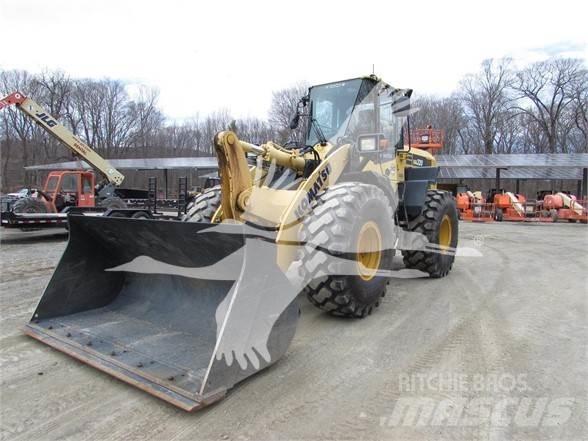 Komatsu WA320 輪胎式裝載機