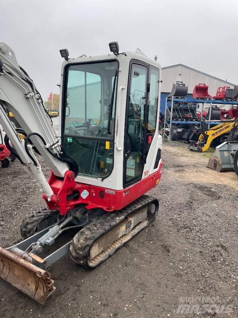 Takeuchi TB 225 小型挖土機/掘鑿機<7t(小型挖掘機)