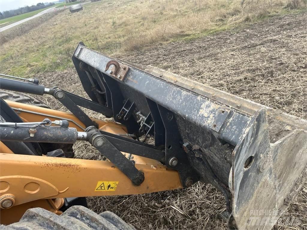 CASE 695 ST 反鏟裝載機