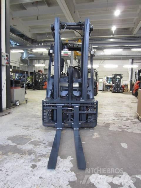 Linde E25 電動堆高機
