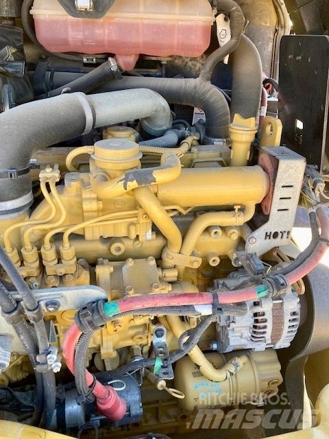 CAT 908 M 輪胎式裝載機