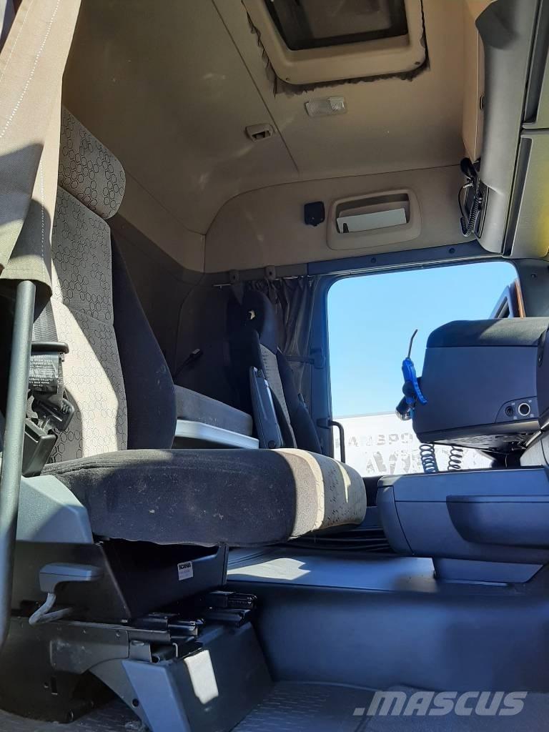 Scania R 520 篷布卡車