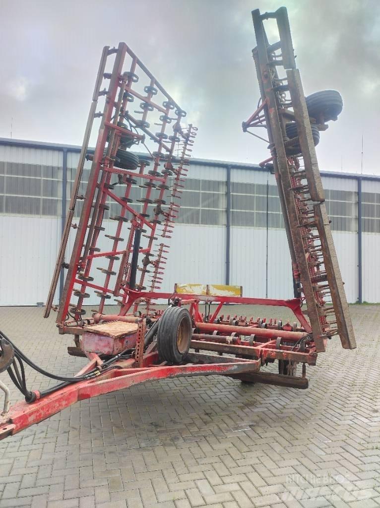 Väderstad NZ 中耕管理機