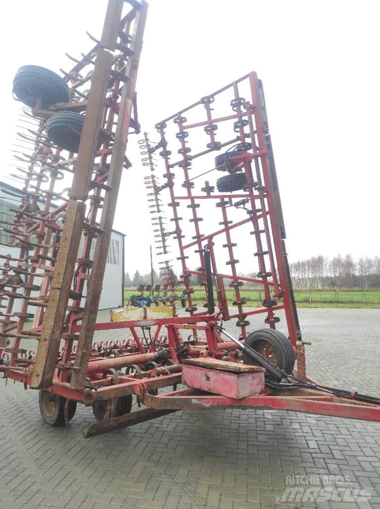 Väderstad NZ 中耕管理機