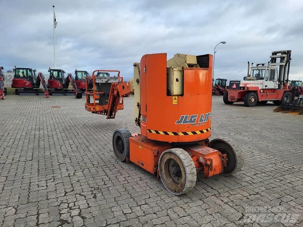 JLG E 300 AJP 曲臂高空作業車