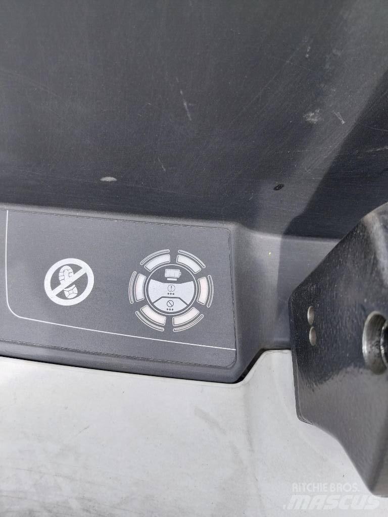 UniCarriers MDW160 低架升降機