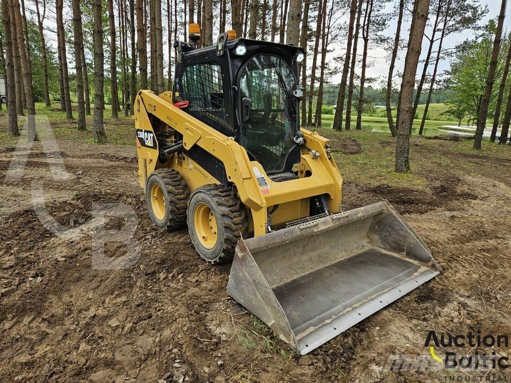 CAT 236 D 滑移轉向裝載機