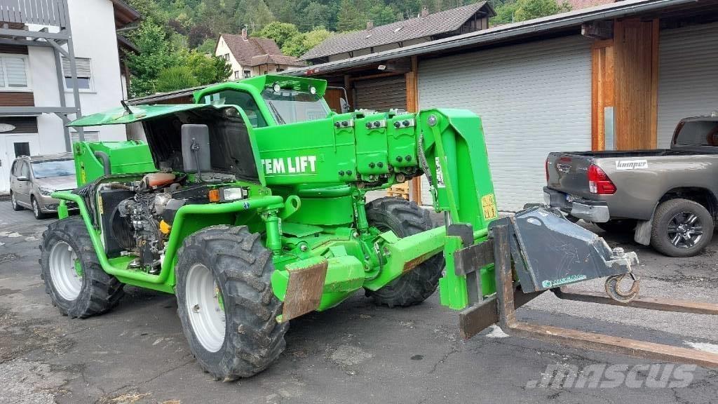 Merlo P 40.17 伸縮臂操作車