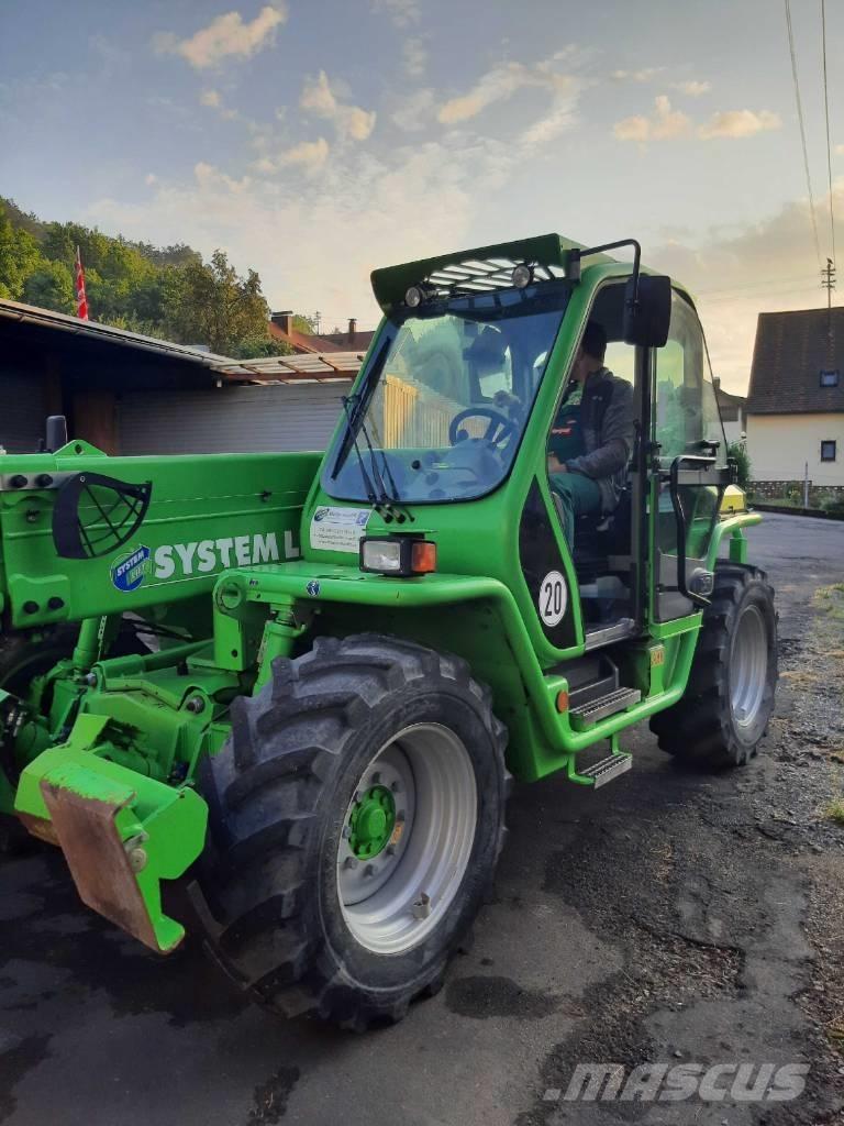 Merlo P 40.17 伸縮臂操作車