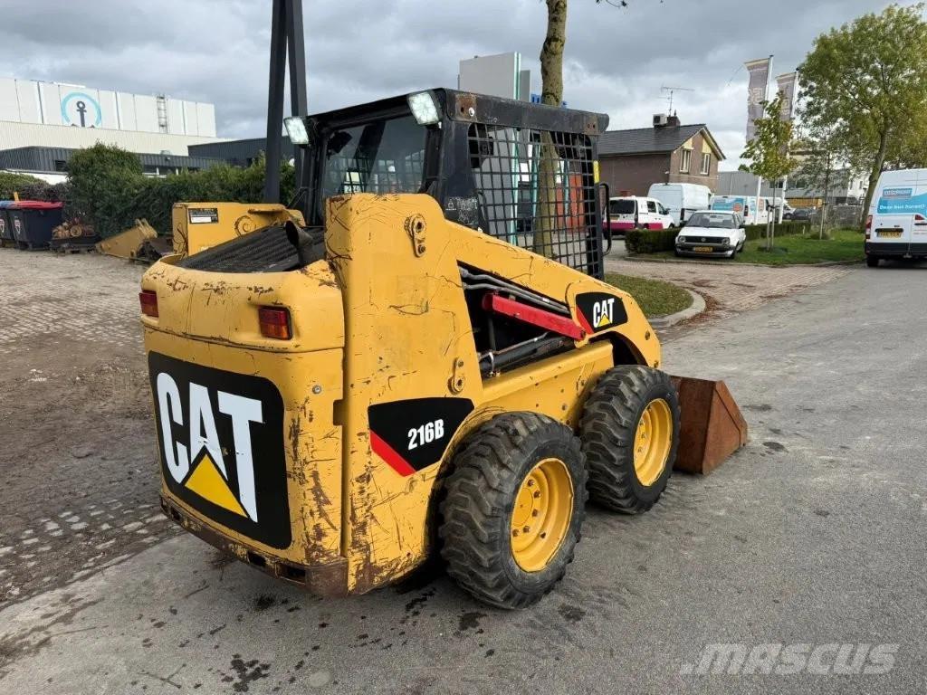 CAT 216B (226B) 滑移轉向裝載機