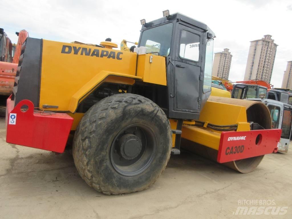 Dynapac CA 30 D 單輪滾壓機