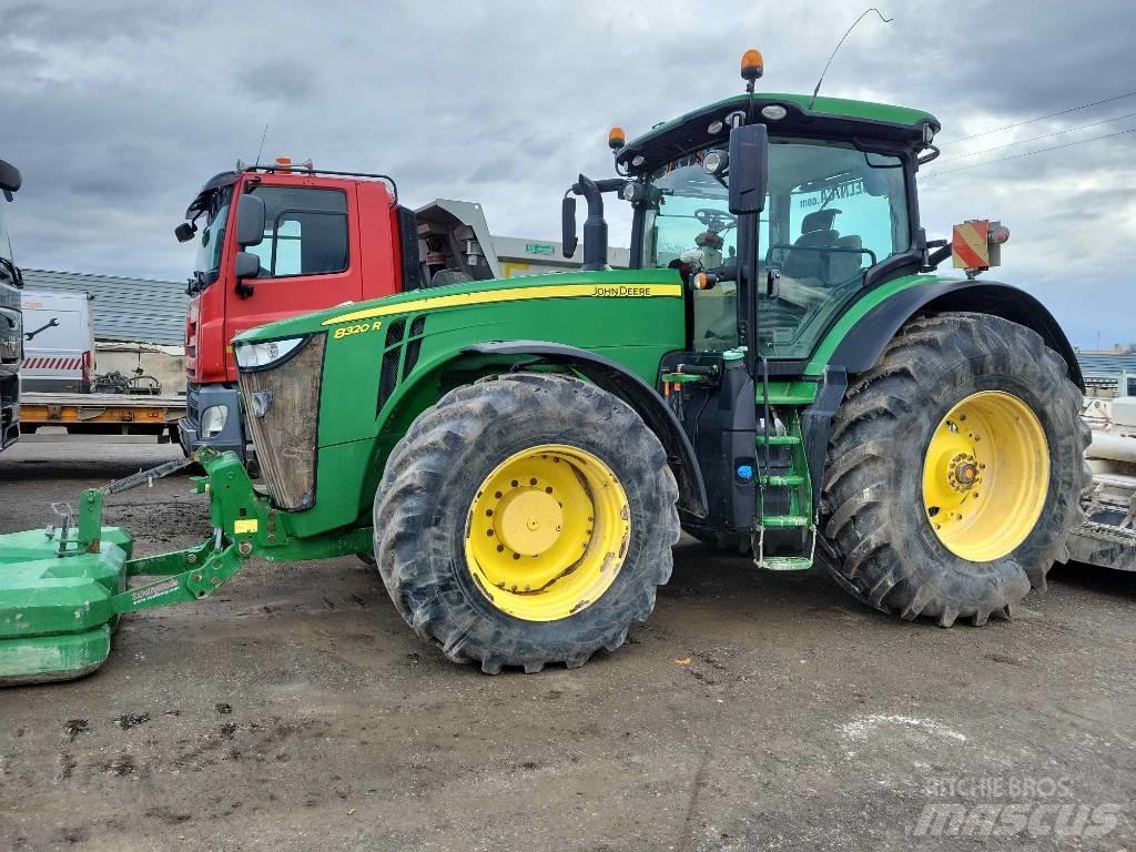 John Deere 8320 R 曳引機