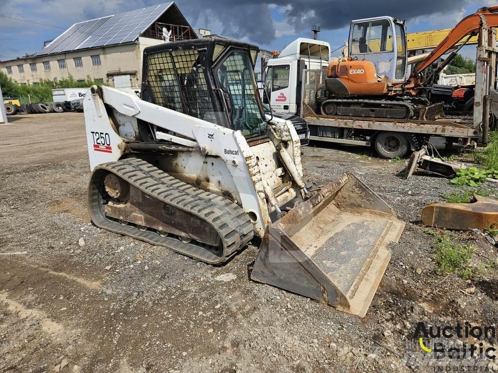 Bobcat T 250 推土機