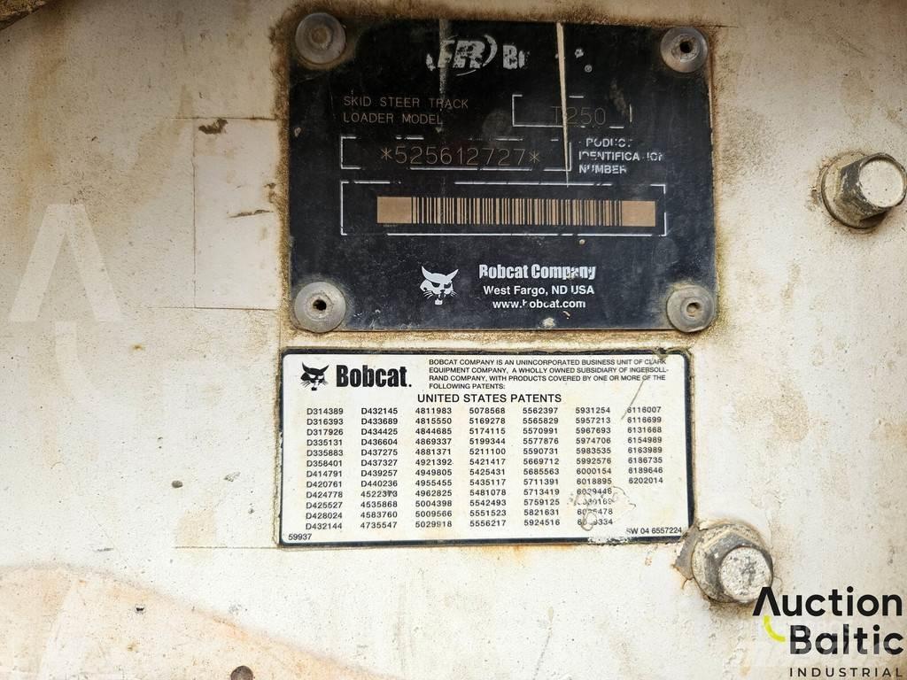 Bobcat T 250 推土機
