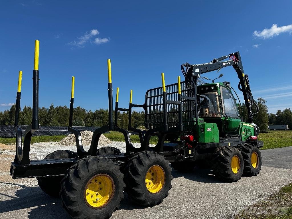 John Deere 810 E 集運機