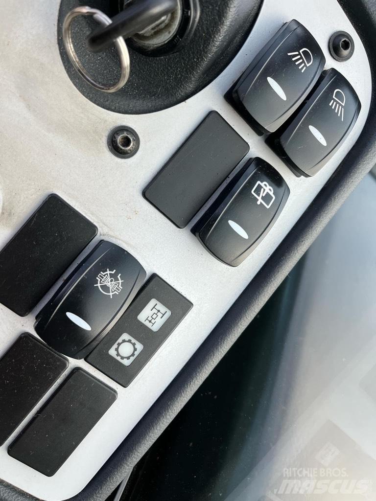 JCB TLT 30 D 伸縮臂操作車