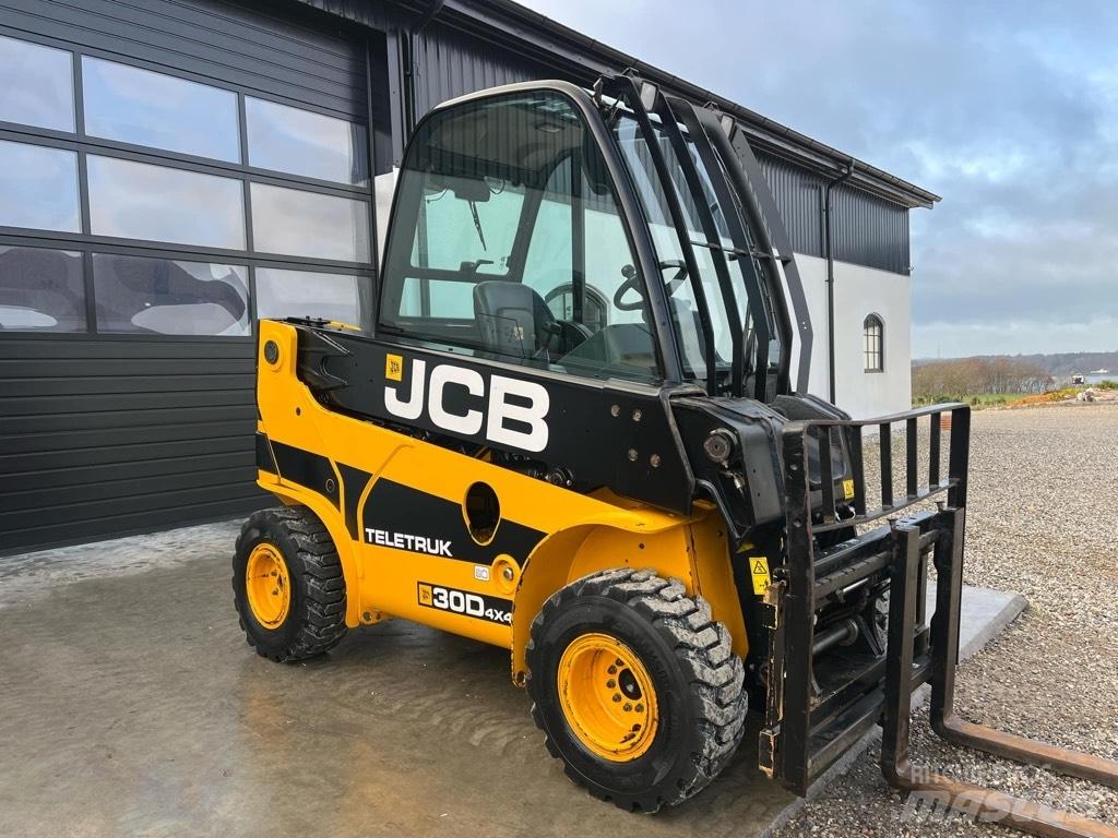 JCB TLT 30 D 伸縮臂操作車