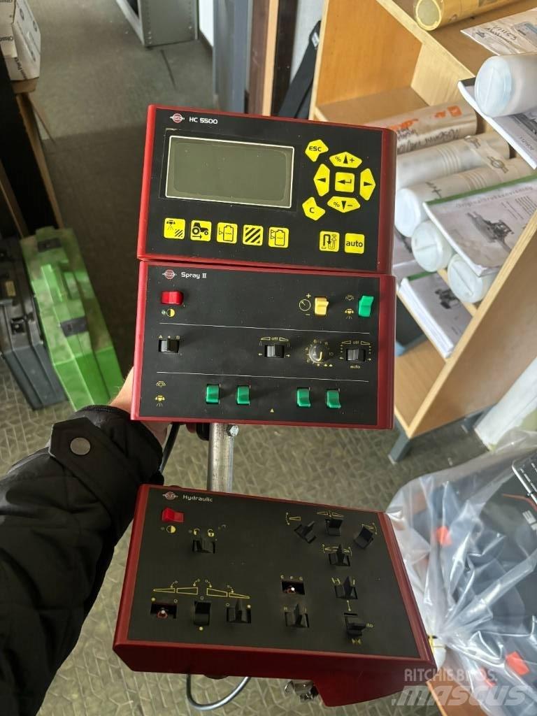 Hardi Commander 3200 牽引式噴霧機