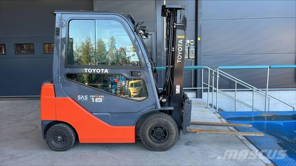 Toyota 02-8 FDF 18 柴油卡車