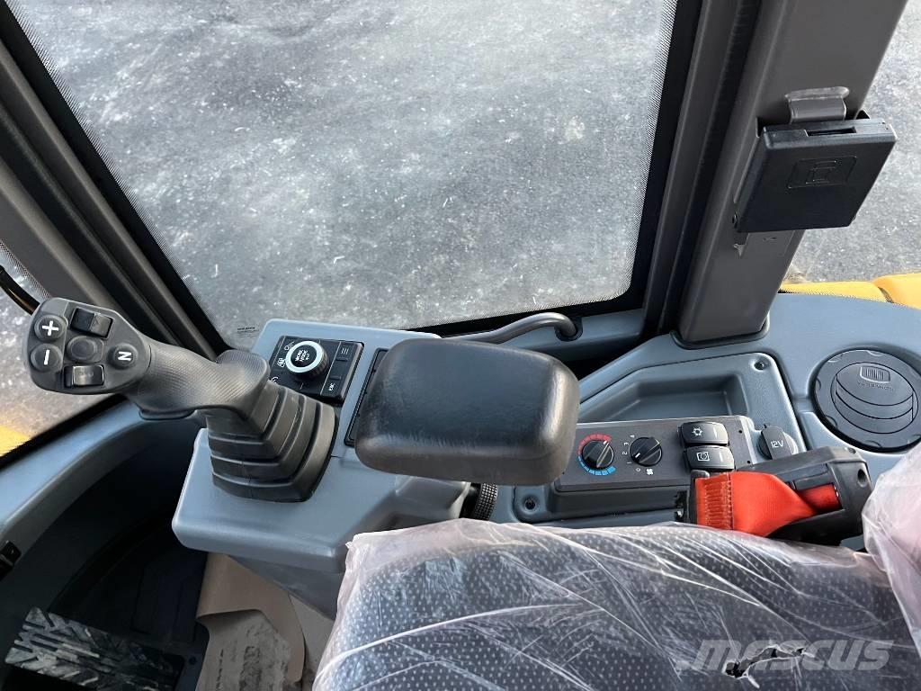 Volvo L30 HS 輪胎式裝載機