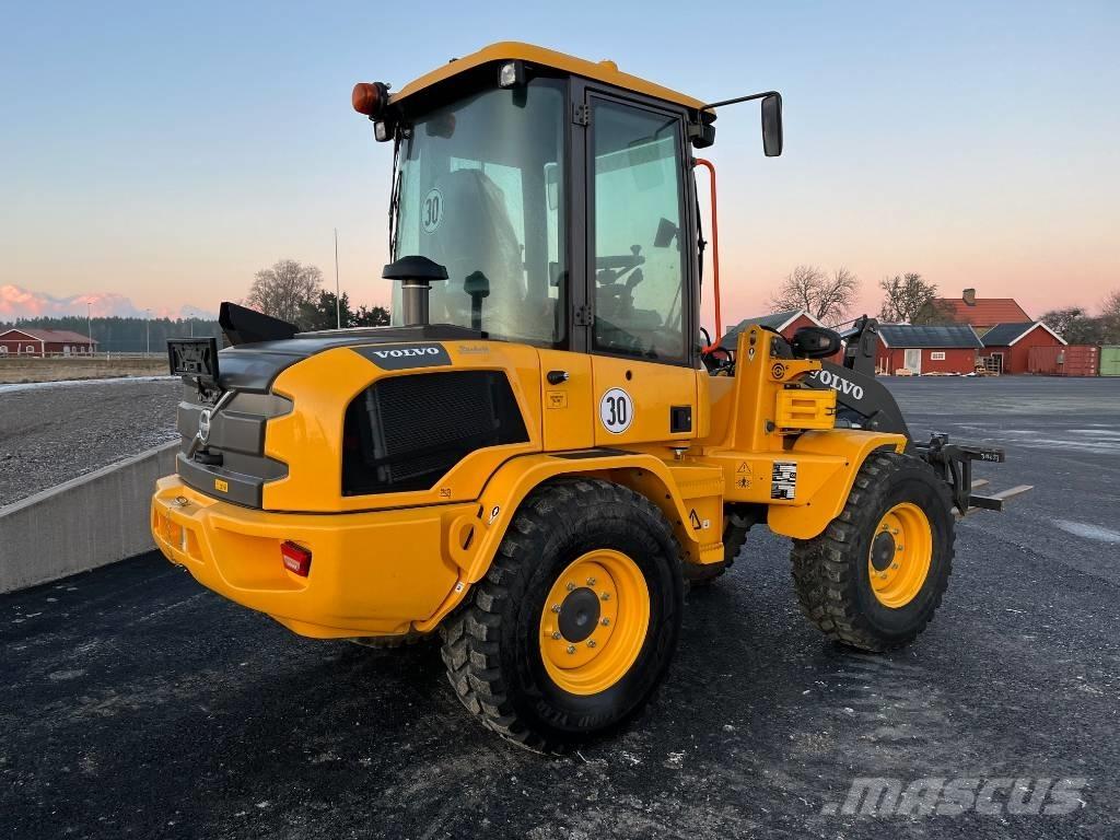 Volvo L30 HS 輪胎式裝載機