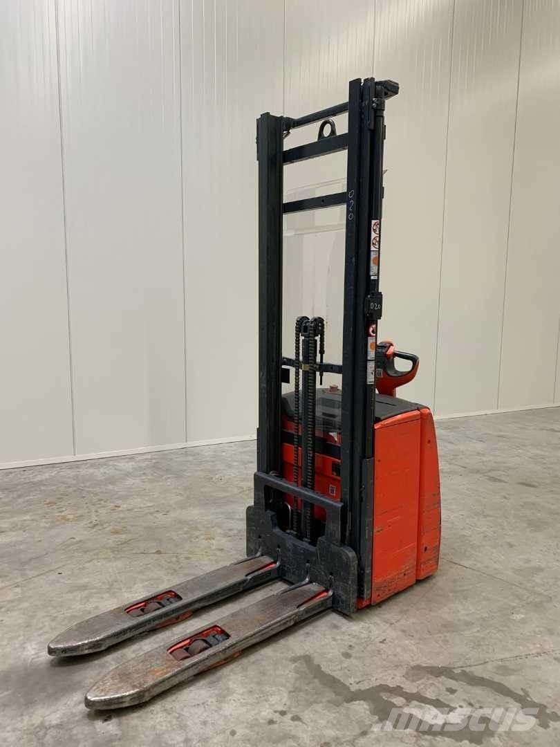 Linde L16I 自走式堆積機