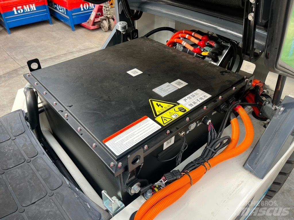 Eurotrac FE30 電動堆高機