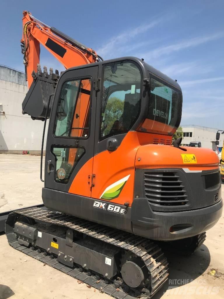 Doosan DX 60 履帶式 挖土機/掘鑿機/挖掘機