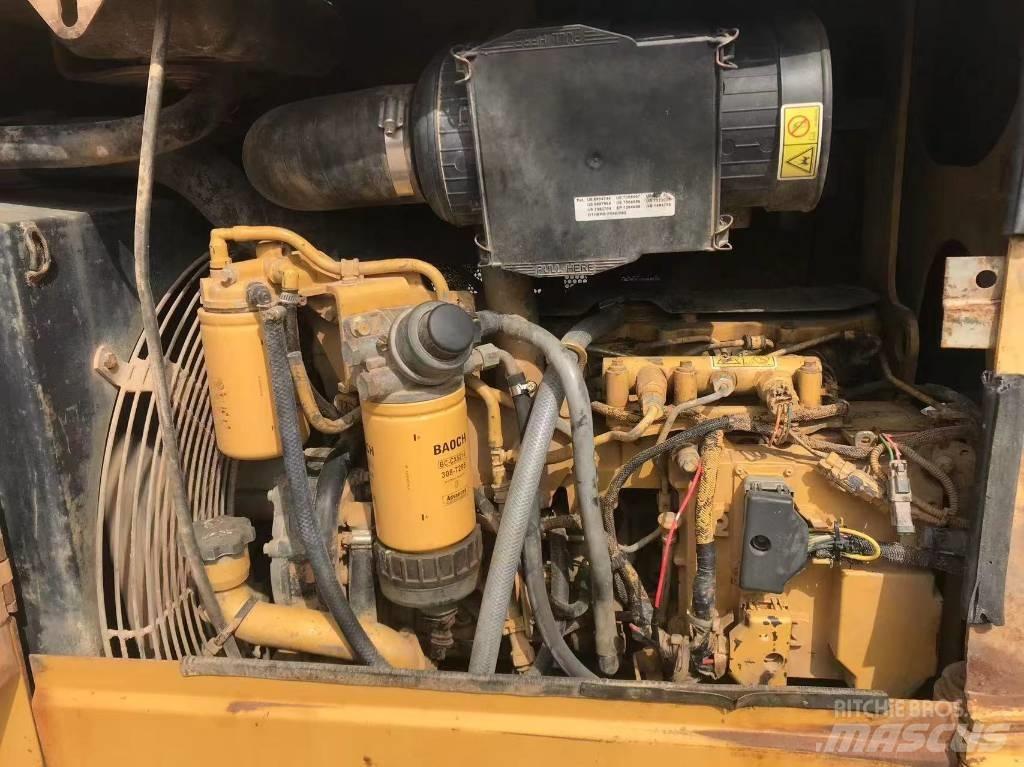 CAT D 5 K 履帶推土機