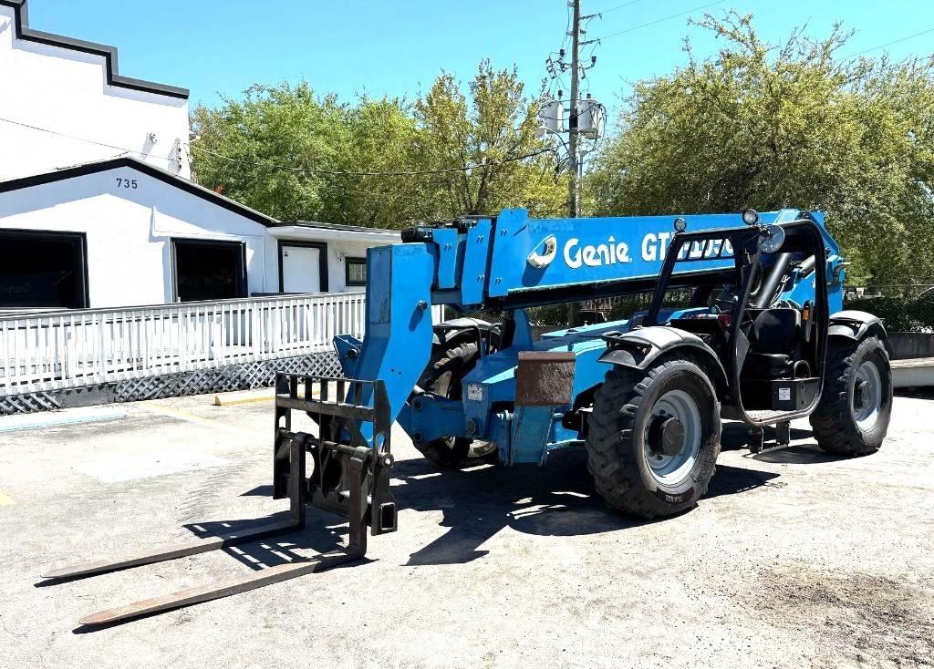 Genie GTH 1056 伸縮臂操作車