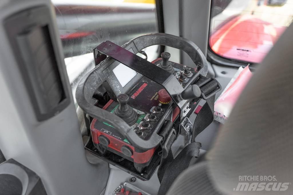Manitou MRT 2660 伸縮臂操作車
