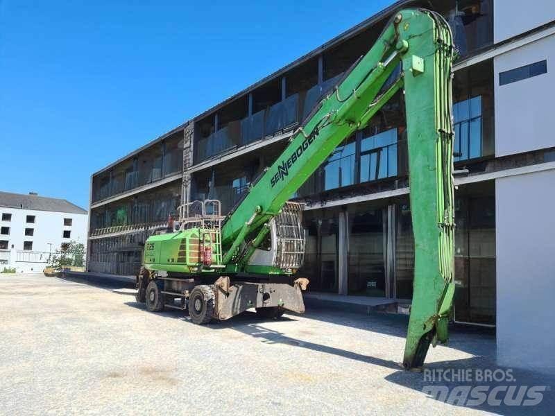 Sennebogen 825 廢棄物/工業用操作車