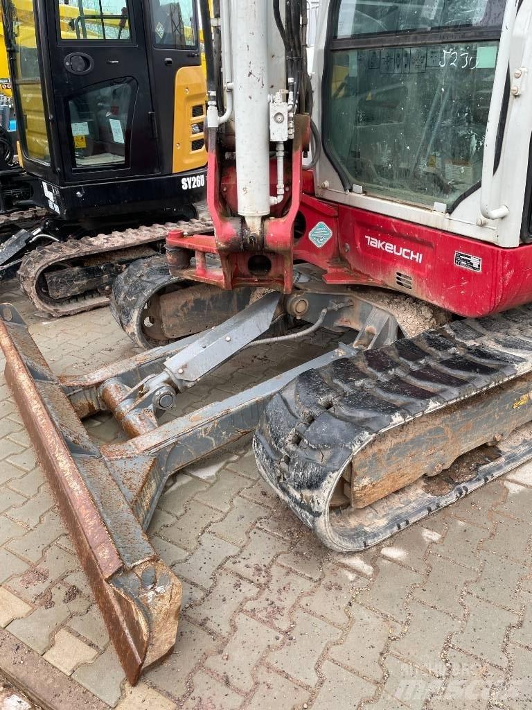 Takeuchi TB 260 小型挖土機/掘鑿機<7t(小型挖掘機)