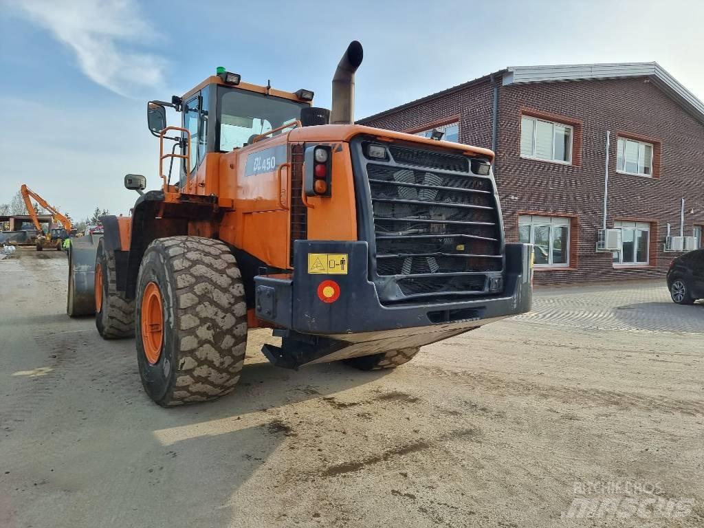 Doosan DL 450 輪胎式裝載機