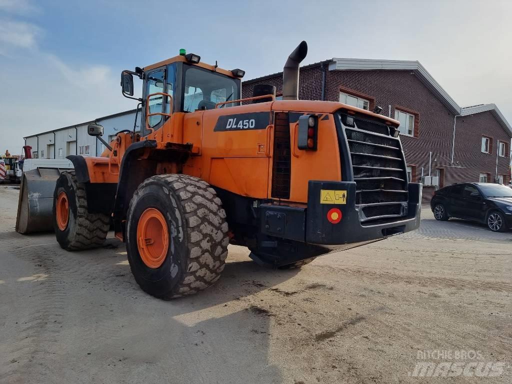 Doosan DL 450 輪胎式裝載機