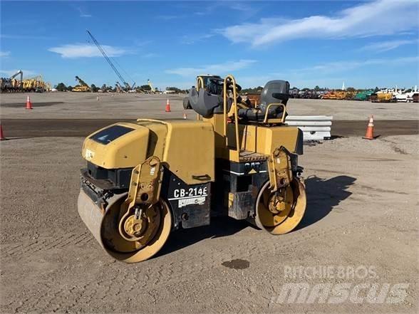 CAT CB-214E 單輪滾壓機