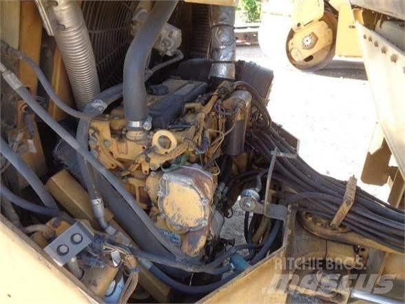 CAT CB-534D 單輪滾壓機