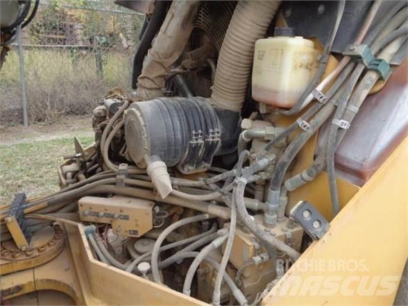 CAT CB-534DXW 單輪滾壓機