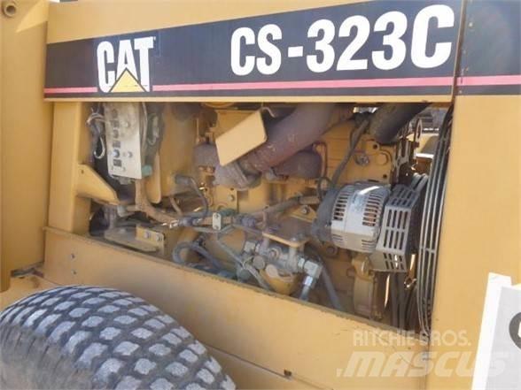 CAT CS-323C 單輪滾壓機